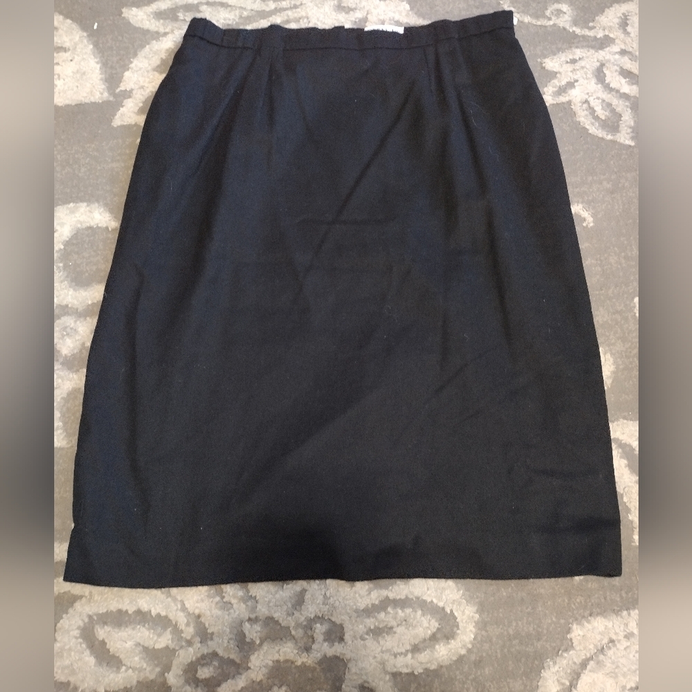 Givenchy en plus Vintage Wool Pencil Skirt